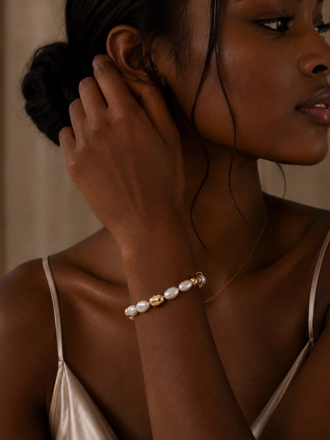 Pearl Beaded Gold Bracelet view 3